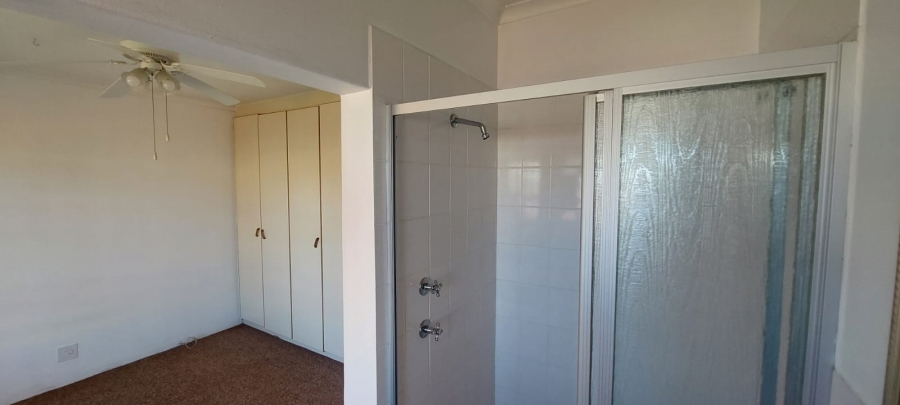 4 Bedroom Property for Sale in Wavecrest Eastern Cape
